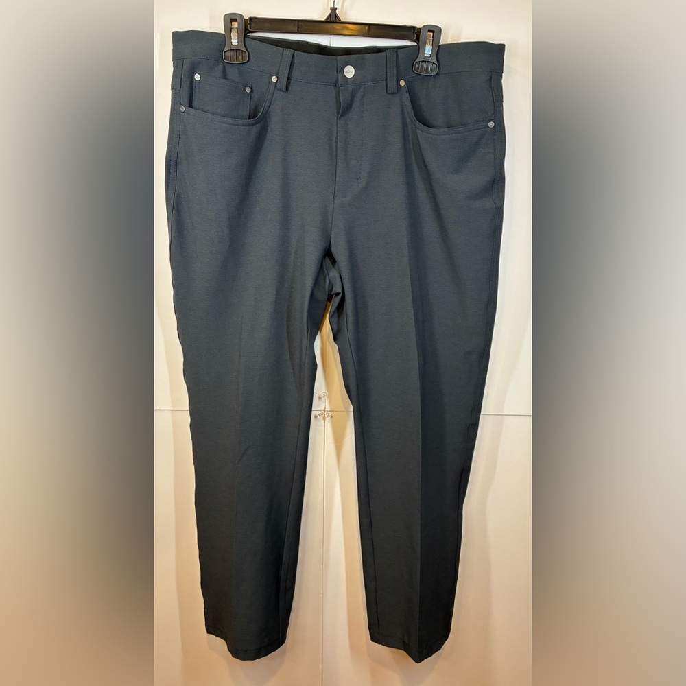 Greg Norman Shark Golf Pants 34x30 Gray Stretch Athleisure Performance 5-Pocket